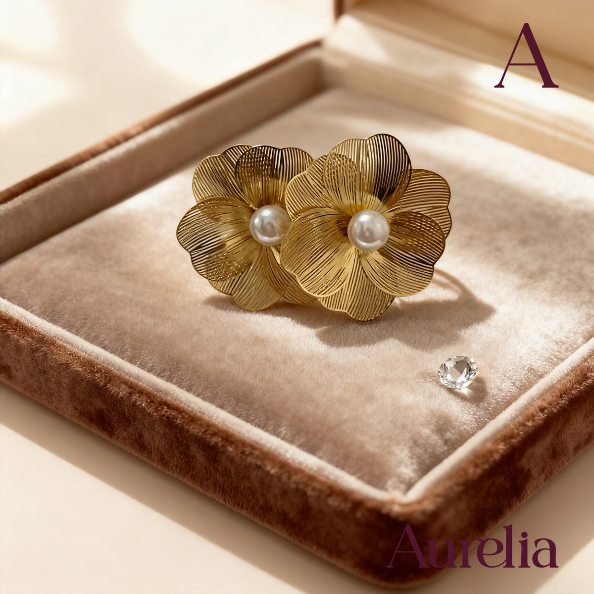 ARETES FLOR LINEAS Y PERLA EN EL CENTRO