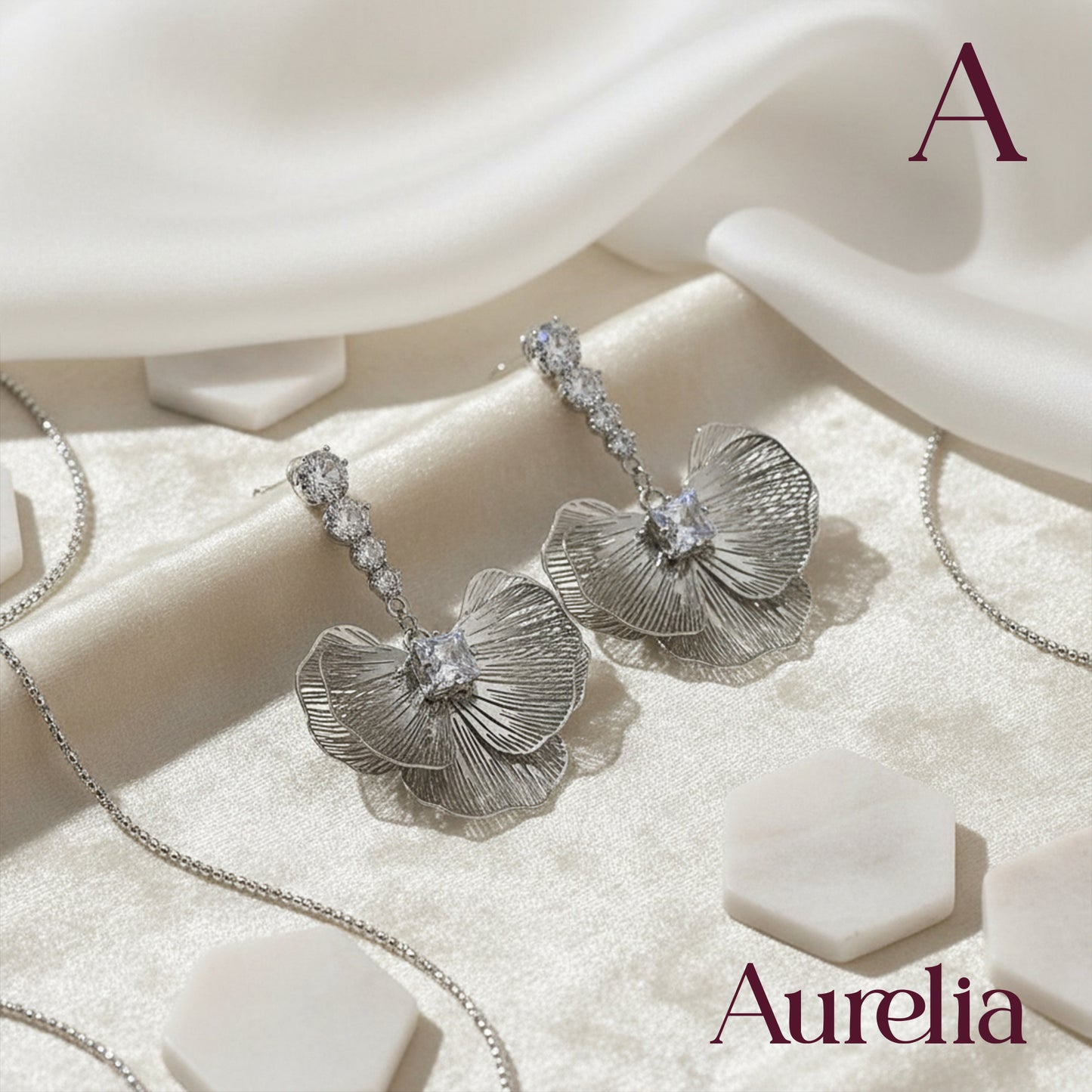 ARETES MEDIA FLOR Y 4 BRILLANTES