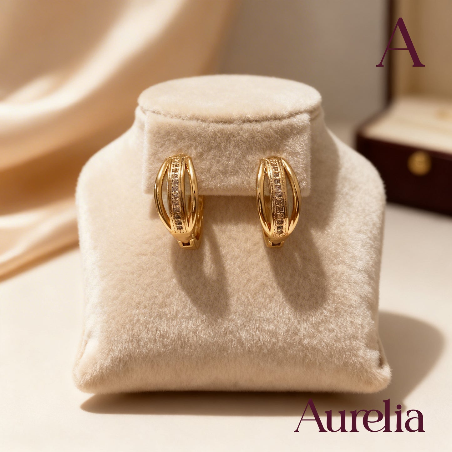ARETES CANDONGAS 3 CURVAS LINEA BRILLANTES BLANCOS