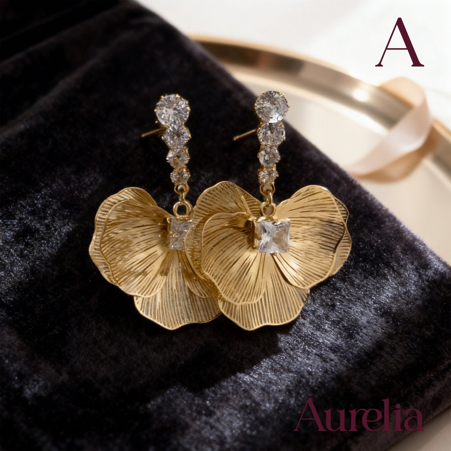 ARETES MEDIA FLOR Y 4 BRILLANTES