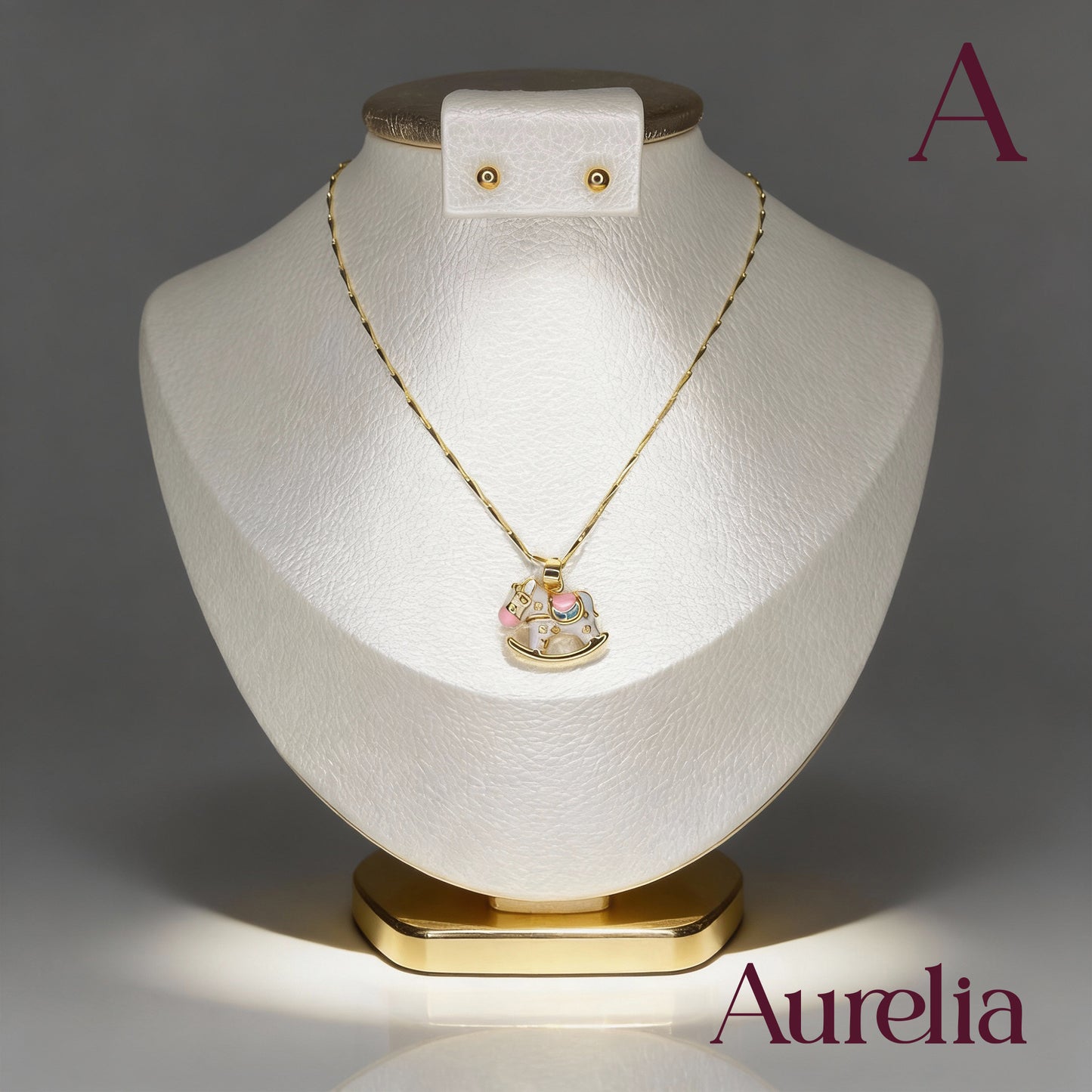 COLLAR SET CABALLO JUGUETE Y TOPOS DE BOLA