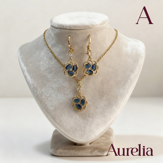 COLLAR SET ARETES FLOR 3 BRILLANTES AZUL OSCURO