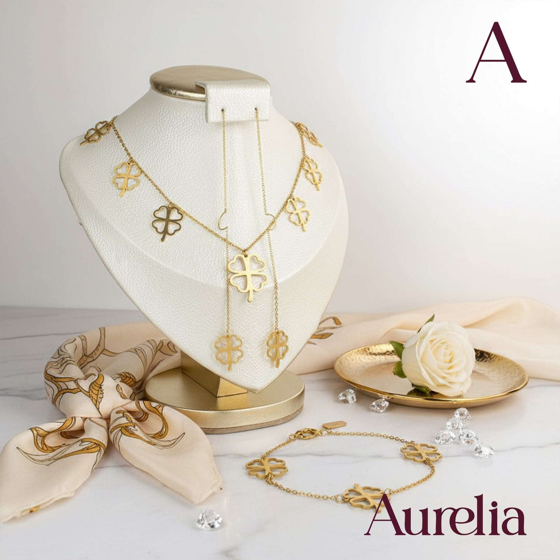 COLLAR SET ARETES Y PULSERA TRÉBOLES