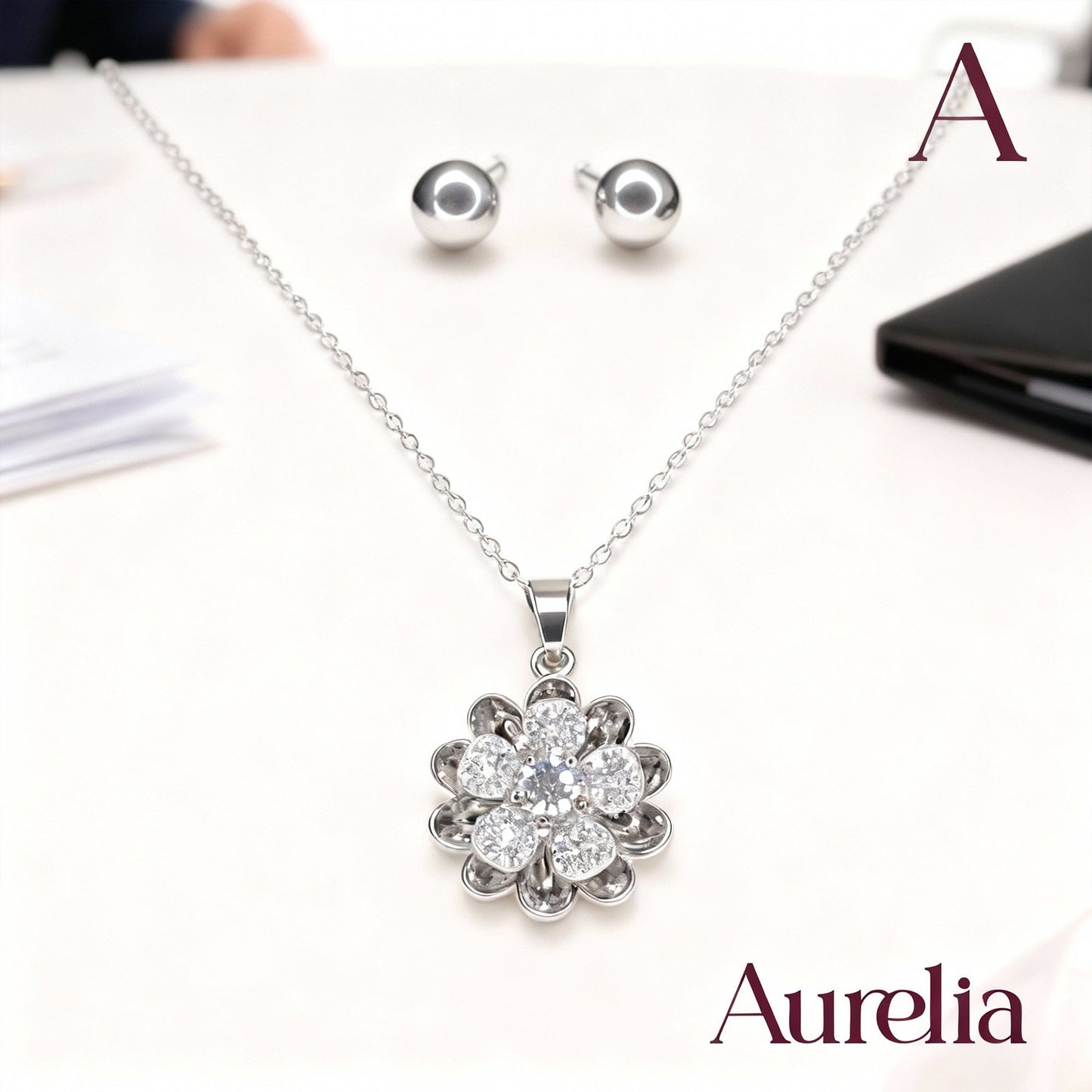 COLLAR SET ANTIESTRÉS FLOR BRILLANTE BLANCO Y TOPOS DE BOLA