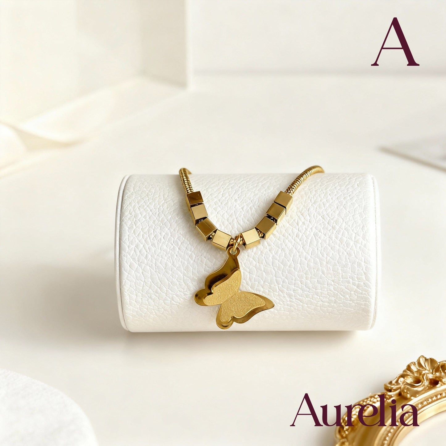 PULSERA BROCHE MARIPOSA ESCARCHADA Y CUBOS